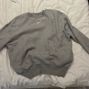 Grey Nike woman’s medium crewneck